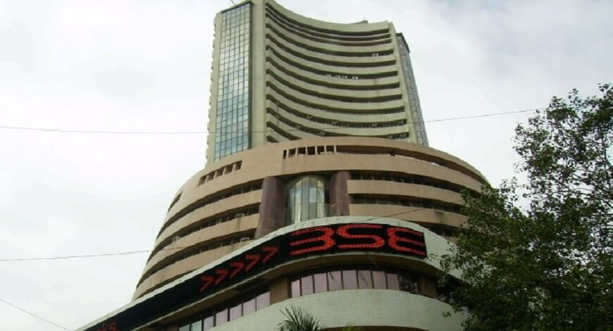 Sensex surges over 300 pts in early trade; Nifty tops 15,400