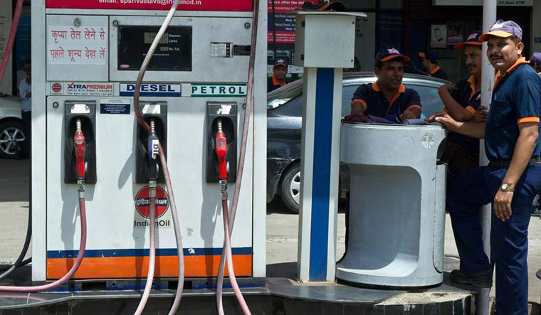 Delhi: Petrol price at Rs 90.83, diesel at Rs 81.32