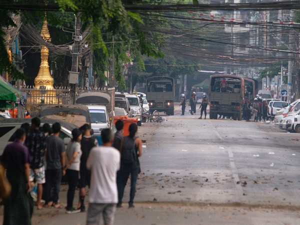 Fresh crackdown on protestors, Myanmar military revokes licences of 5 media outlets