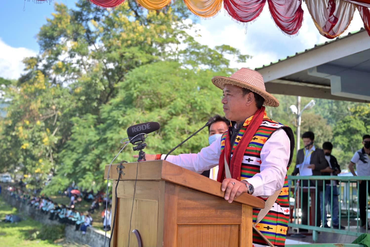 Drugs chhoriye, khel se juriyeStated The Sport Minister Natung on the commencement of 14th edition of Naba Ita Pulu Memorial Football Cup 