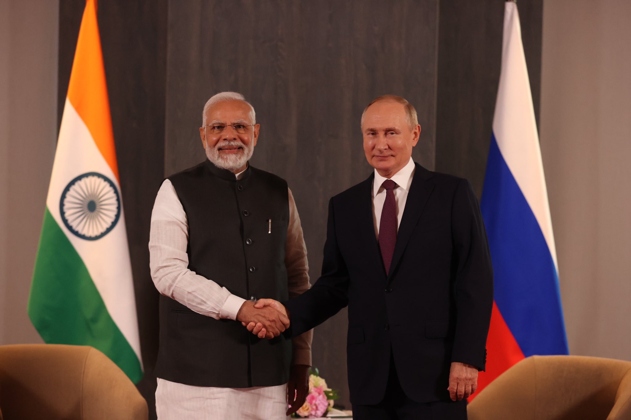 Russia to introduce e-visas for Indians; considers visa free travel for Indian citizens.