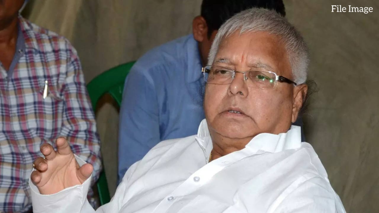 Centre nods to prosecute Lalu Prasad Yadav in land-for-jobs scam.