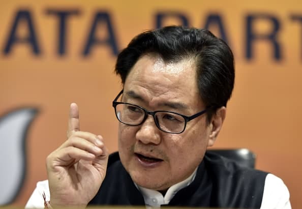 Over 300 Lawyers condemn Law Minister's Rijiju comment on retired judges; ask him to take back his comment.